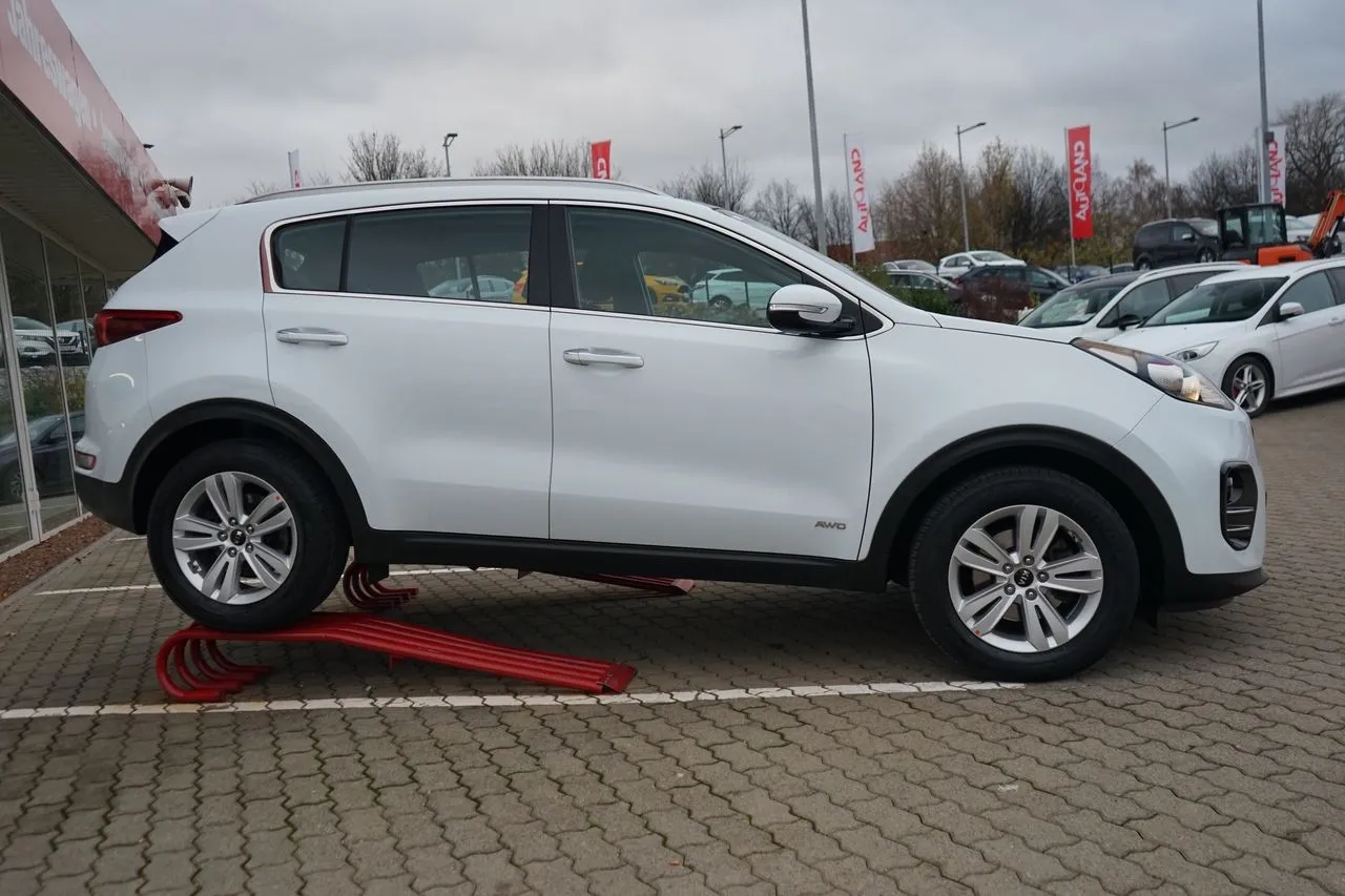 Kia Sportage 2.0 CRDi 4WD...  Image 2