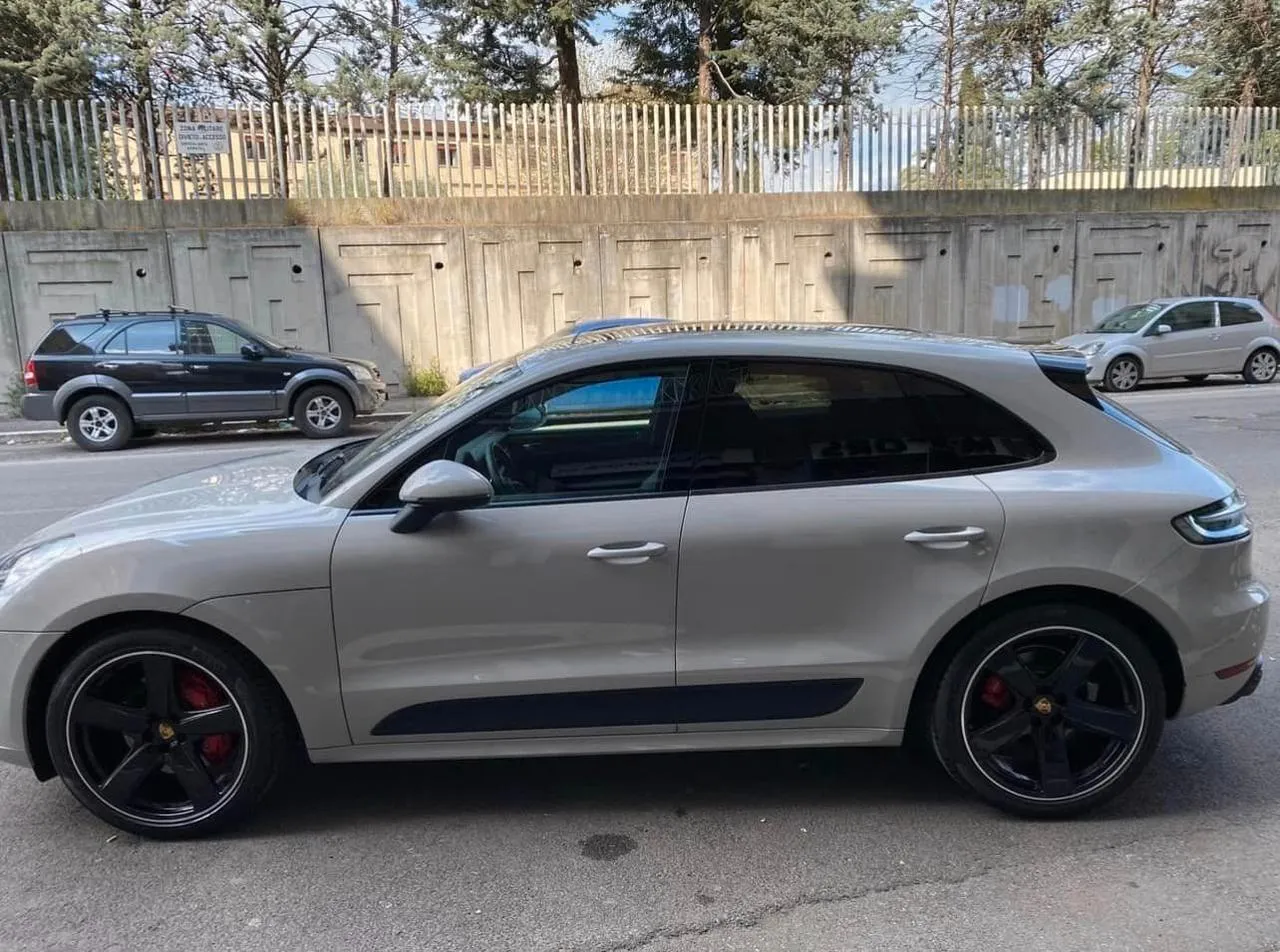 PORSCHE Macan Image 4